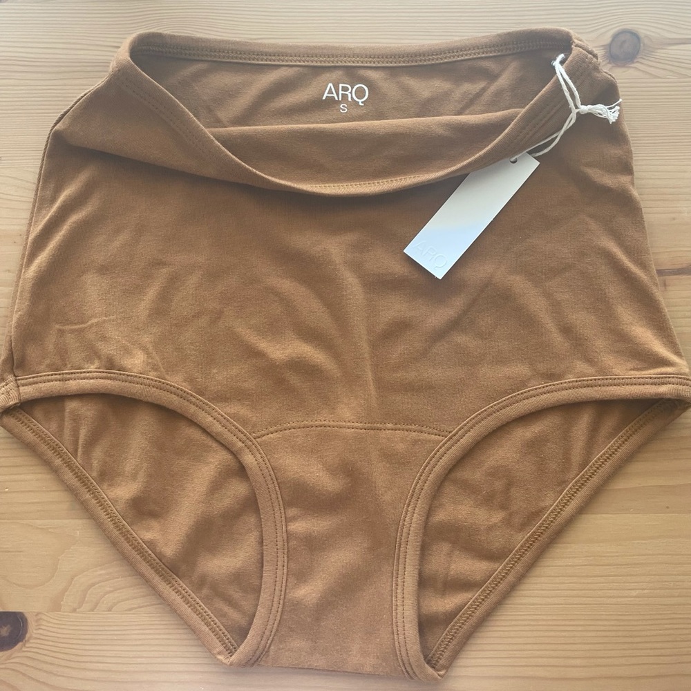 ARQ High-Rise Undies NWT - Toffee